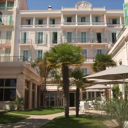 Hôtel Vacances Bleues Balmoral-2